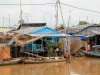 Visiting floating houses and fish farms